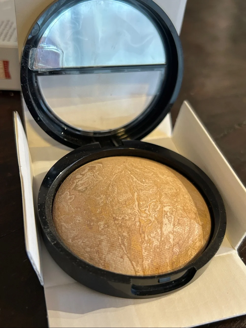 Laura Geller Baked Balance n Brighten Color Correcting Foundation